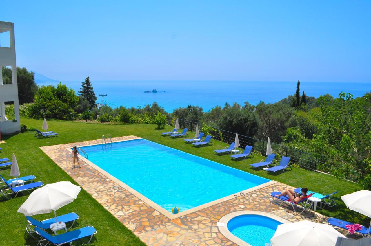 Large Apartment By The Pool - Pelekas Beach, Corfu ภายนอก รูปภาพ