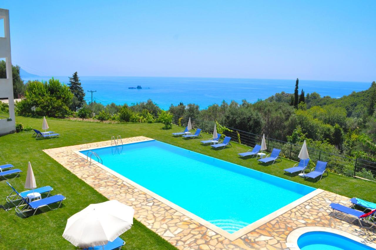 Large Apartment By The Pool - Pelekas Beach, Corfu ภายนอก รูปภาพ