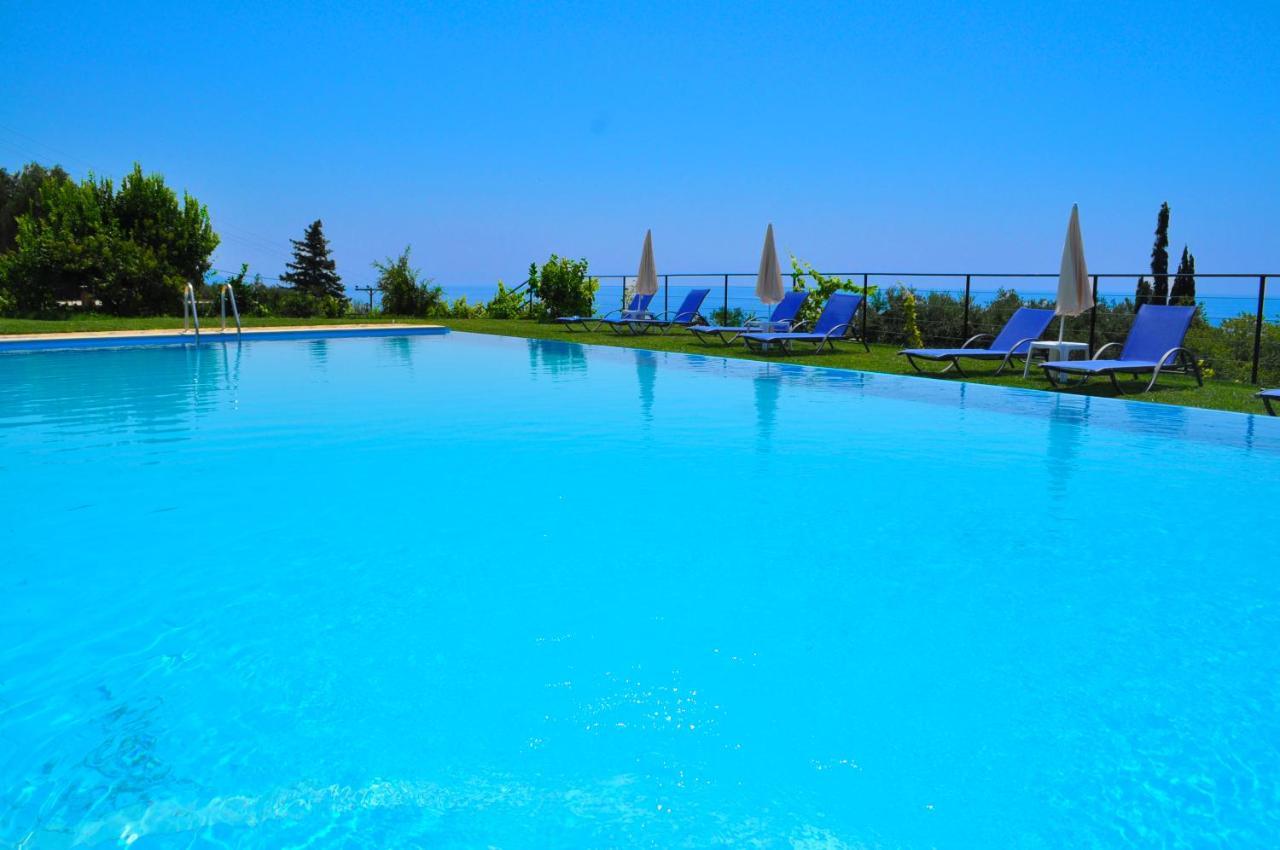 Large Apartment By The Pool - Pelekas Beach, Corfu ภายนอก รูปภาพ