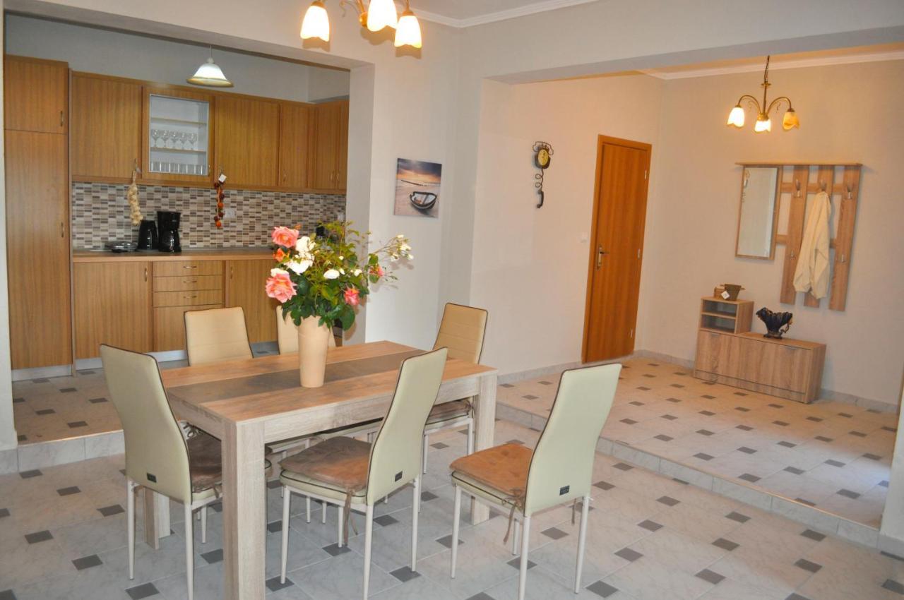 Large Apartment By The Pool - Pelekas Beach, Corfu ภายนอก รูปภาพ