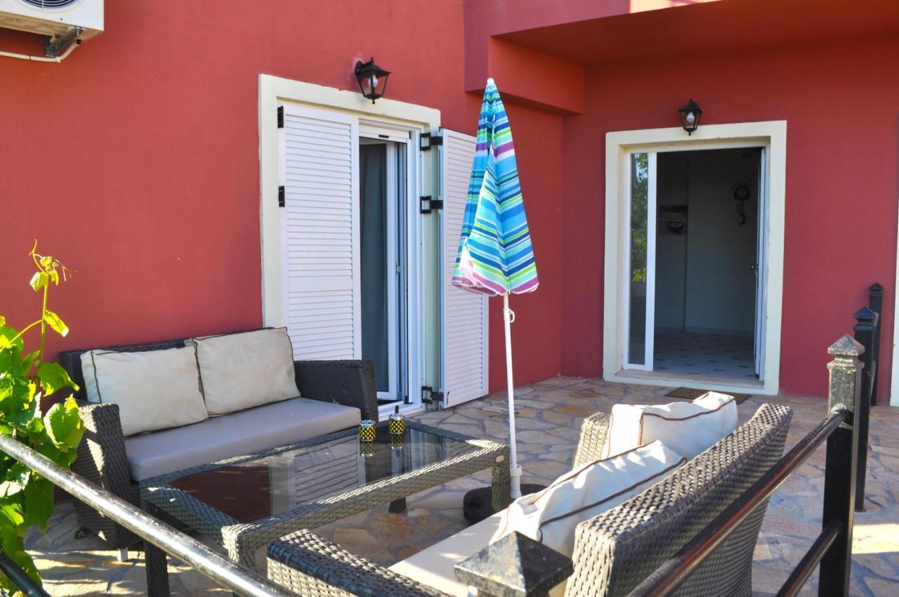 Large Apartment By The Pool - Pelekas Beach, Corfu ภายนอก รูปภาพ