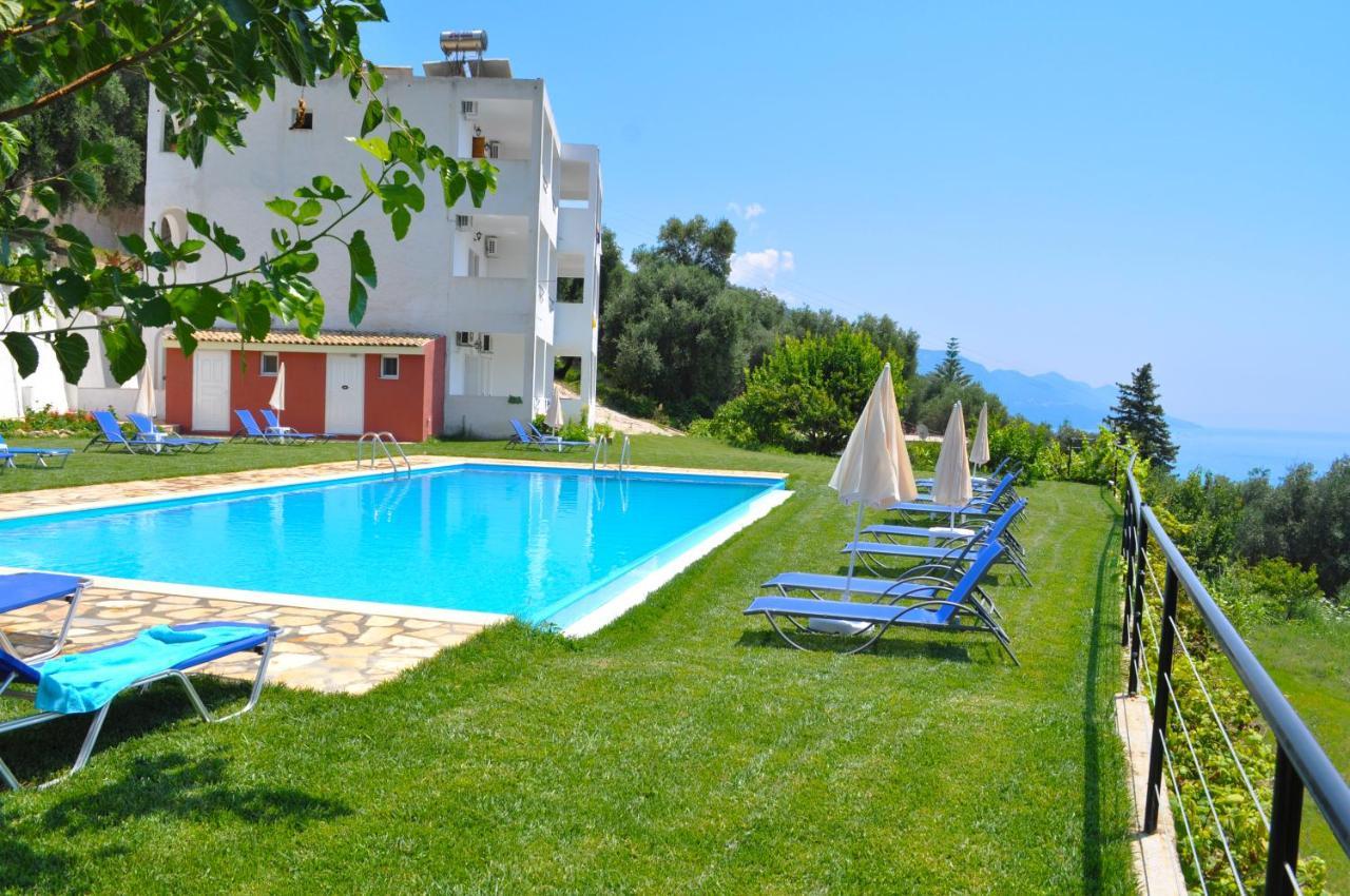 Large Apartment By The Pool - Pelekas Beach, Corfu ภายนอก รูปภาพ