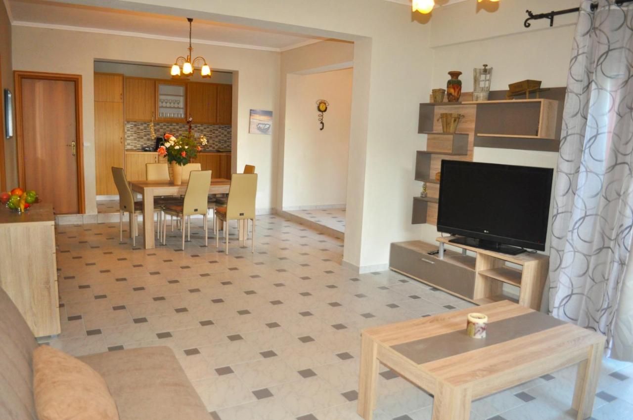 Large Apartment By The Pool - Pelekas Beach, Corfu ภายนอก รูปภาพ