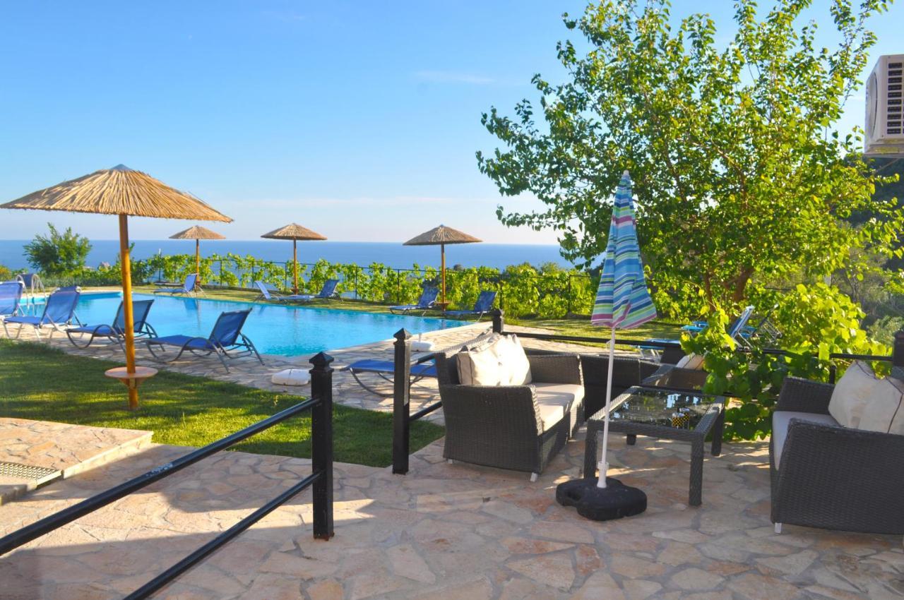 Large Apartment By The Pool - Pelekas Beach, Corfu ภายนอก รูปภาพ