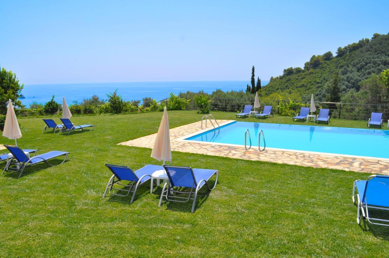 Large Apartment By The Pool - Pelekas Beach, Corfu ภายนอก รูปภาพ