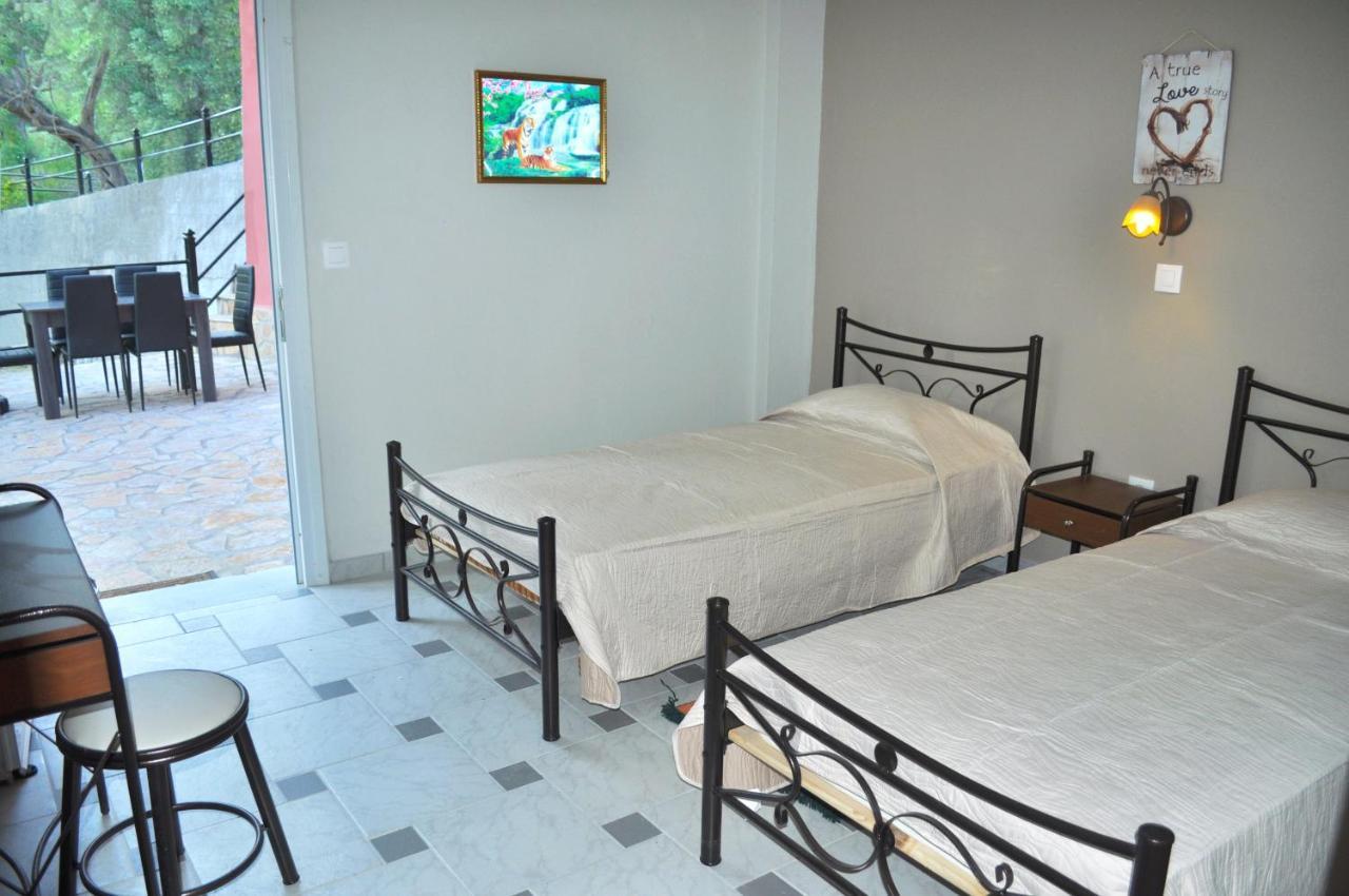 Large Apartment By The Pool - Pelekas Beach, Corfu ภายนอก รูปภาพ